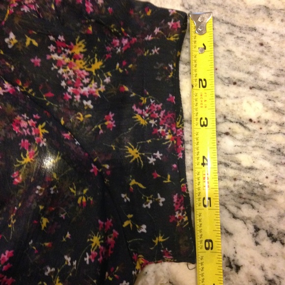 Flowered Blouse - Picture 4 of 5